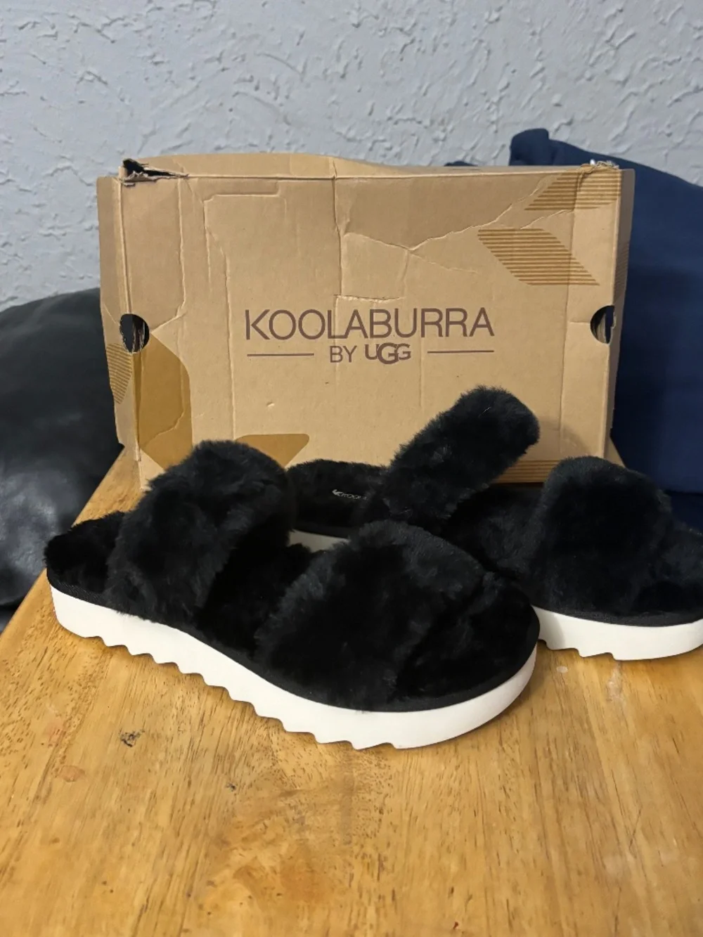 Koolaburra by UGG Fuzz-On Slides